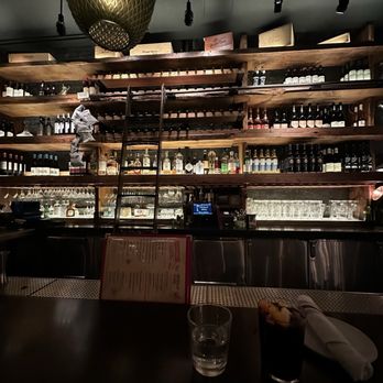 Lil Ba-Ba-Reeba! - Bar area - Seafood Near Me - Chicago, Illinois