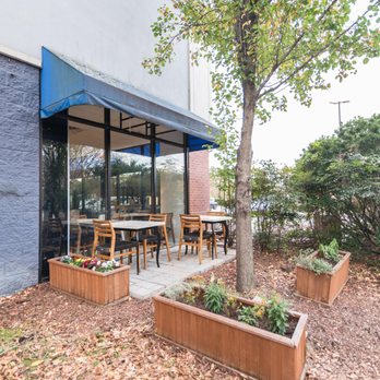 Persnickety Crane Cafe - outdoor seating - Desserts Near Me - Yorktown, Virginia Persnickety Crane Cafe - outdoor seating - Desserts Near Me - Yorktown, Virginia