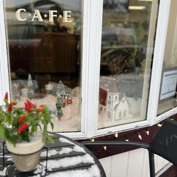 Courtyard Coffee - Christmas at the Courtyard! - Coffee & Tea Near Me - Qualicum Beach, British Columbia