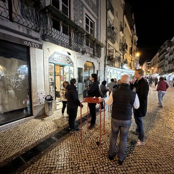 Ginja Sem Rival e Eduardino - Beer, Wine & Spirits Near Me - Lisbon, 11