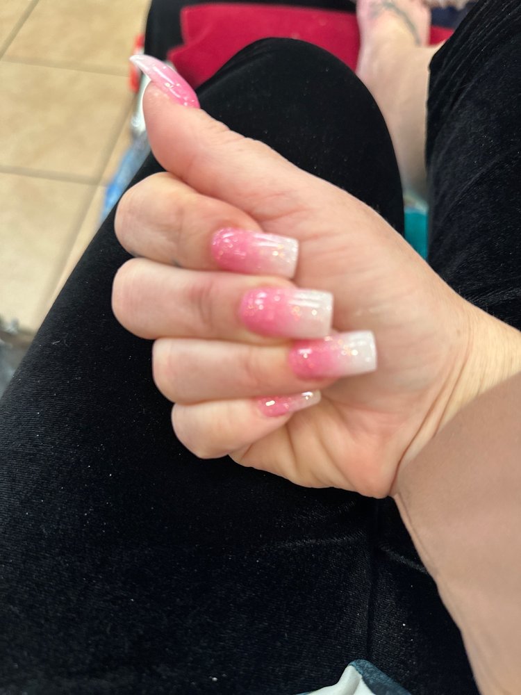 PRO NAILS with photos Updated August 2024 20 Photos & 31 Reviews 1813 Pioneer Pkwy E