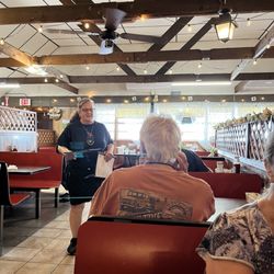 Robinson's Restaurant of Apopka - Waiting for my biscuit!