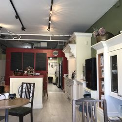 Cafe Mix Up - Cute place! Lots of options on the menu and they also sell the hot sauces