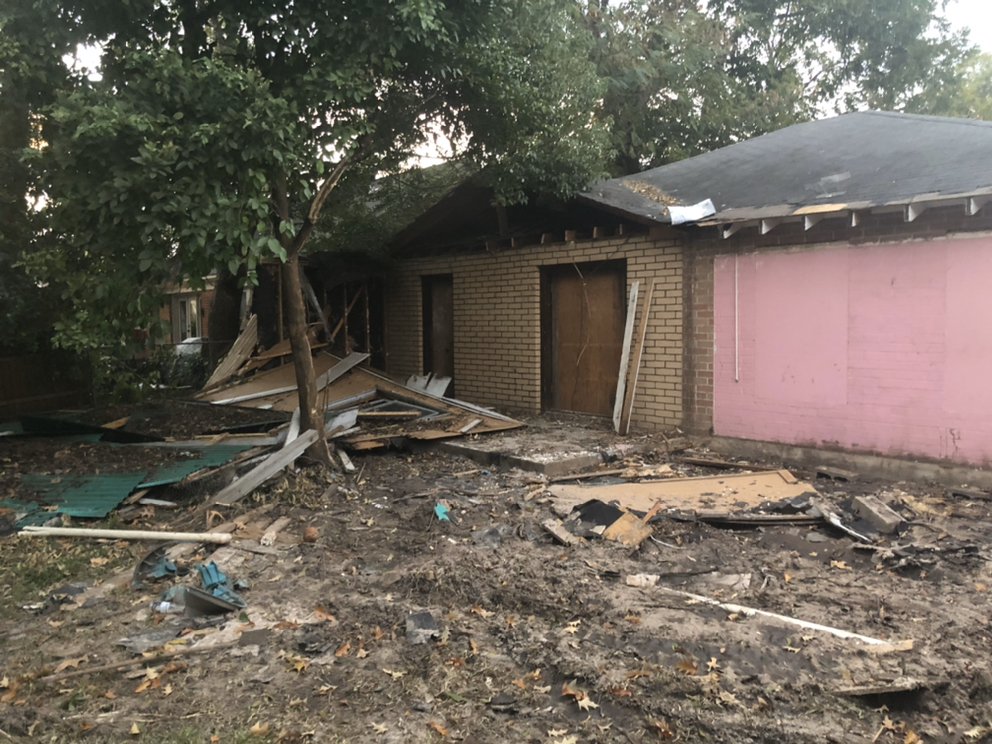 Slide of Gold Hammer Renovations