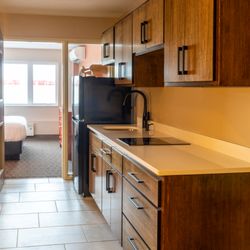 Norland Inn & Suites - Kitchenette Suite