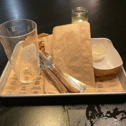 Grillen Burgerbar - Det gik stærkt i dag! Den bearnaise bastard var for god!