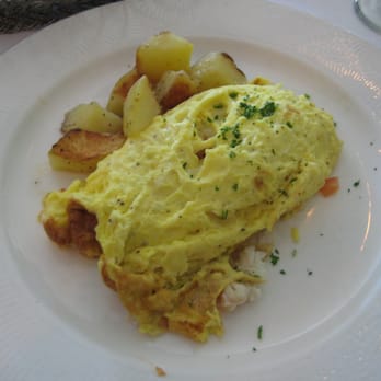 Lynn's Bistro - Dungeness crab omelet - French Near Me - Kirkland, Washington Lynn's Bistro - Dungeness crab omelet - French Near Me - Kirkland, Washington