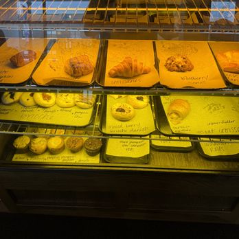 222 Artisan Bakery - Pastry Case - Bakeries Near Me - Edwardsville, Illinois 222 Artisan Bakery - Pastry Case - Bakeries Near Me - Edwardsville, Illinois
