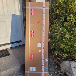 Pak Mail - Custom packaging with fragile stickers all over the box.