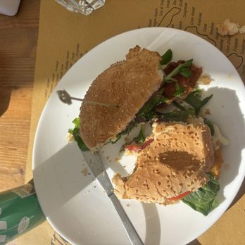 Old School Cafe - Old School Chicken Sandwich - Cafes Near Me - Riomaggiore, SP