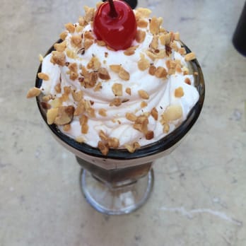 Phillips Avenue Diner - Turtle Sundae, $4.50 - Diners Near Me - Sioux Falls, South Dakota Phillips Avenue Diner - Turtle Sundae, $4.50 - Diners Near Me - Sioux Falls, South Dakota