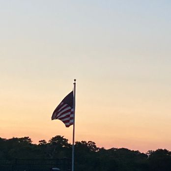 Bayview Resort - Hotels Near Me - Hampton Bays, New York