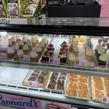 Leonard's Bakery - Inside - Bakeries Near Me - Honolulu, Hawaii Leonard's Bakery - Inside - Bakeries Near Me - Honolulu, Hawaii