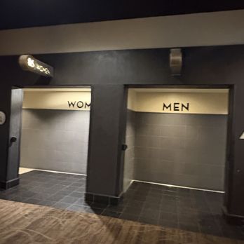 AMC Rosedale 14 - Cinema Near Me - Roseville, Minnesota