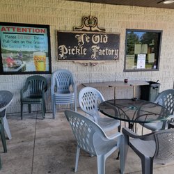 Ye Old Pickle Factory - Outdoor seating