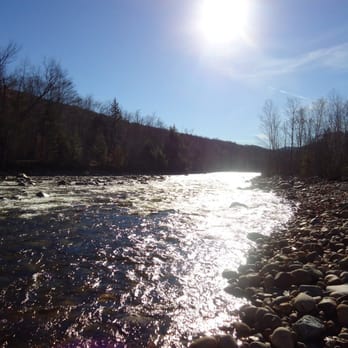 Rivergreen Resort - Beautiful river behind the resort - Hotels Near Me - Lincoln, New Hampshire