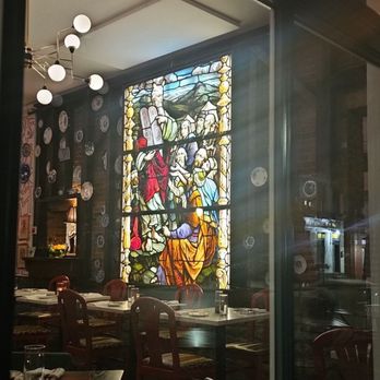 Mama’s on Main - Wine Bars Near Me - Covington, Kentucky