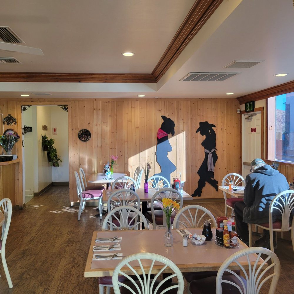 Western Diner - Dining room - Breakfast & Brunch Near Me - Yucca Valley, California Western Diner - Dining room - Breakfast & Brunch Near Me - Yucca Valley, California