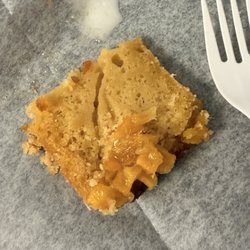 Mango cake.....chef's kiss
