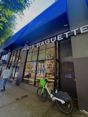 Paris Baguette by null