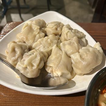 Northern Cafe - Wonton in spicy sauce (sauce on side) wontons are very good and meaty - Chinese Near Me - Cerritos, California Northern Cafe - Wonton in spicy sauce (sauce on side) wontons are very good and meaty - Chinese Near Me - Cerritos, California