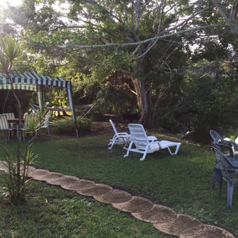 West End Paradise - Common area behind second building - Hotels Near Me - Sanibel Island, Florida