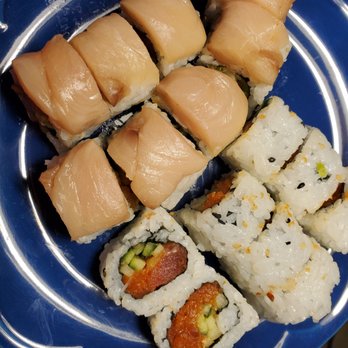 Sushi Brokers Arcadia - Top: cowgirl (sans sauce), bottom: spicy tuna. - Sushi Bars Near Me - Phoenix, Arizona Sushi Brokers Arcadia - Top: cowgirl (sans sauce), bottom: spicy tuna. - Sushi Bars Near Me - Phoenix, Arizona