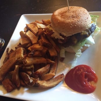 O'Maggio's Kildare House - Magglios burger - Bars Near Me - Windsor, Ontario O'Maggio's Kildare House - Magglios burger - Bars Near Me - Windsor, Ontario