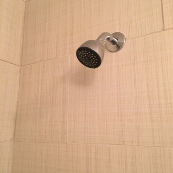River View Villa - Horrible cheap ass shower head - Bed & Breakfast Near Me - Santa Cruz, California