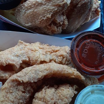 Harold's Chicken Shack - 4 wings and fries 3 strips of catfish/fries - Chicken Shop Near Me - College Park, Georgia Harold's Chicken Shack - 4 wings and fries 3 strips of catfish/fries - Chicken Shop Near Me - College Park, Georgia