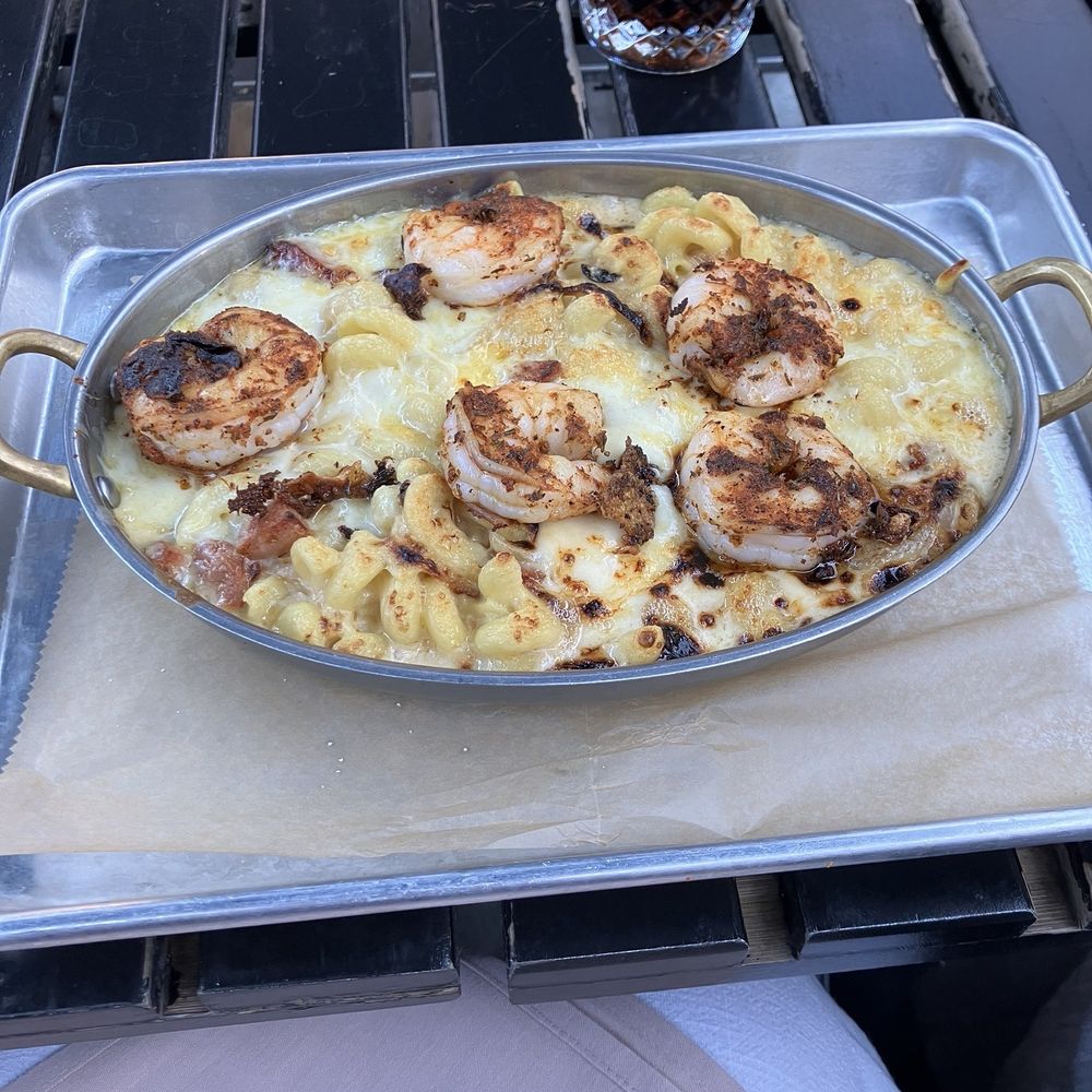 Whiskey Bend - mac & cheese with blackened shrimp, andouille sausage and caramelized onions - Gastropubs Near Me - St. Charles, Illinois Whiskey Bend - mac & cheese with blackened shrimp, andouille sausage and caramelized onions - Gastropubs Near Me - St. Charles, Illinois