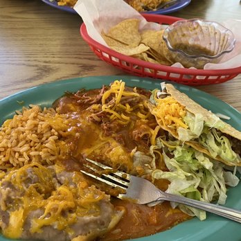 El Sabor De Juarez - Combination Plate with cheese enchilada, beef taco, and carne adovada. - Mexican Near Me - Albuquerque, New Mexico El Sabor De Juarez - Combination Plate with cheese enchilada, beef taco, and carne adovada. - Mexican Near Me - Albuquerque, New Mexico