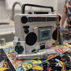Amazing Cake Creations - 80s themed cake done right!! The details on this were amazing!! Great work!!