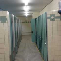 Stadtbad Charlottenburg - Alte Halle - Umkleidekabinen