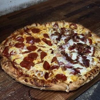 St Giuseppe's Pizza - Pizza Near Me - East Moline, Illinois St Giuseppe's Pizza - Pizza Near Me - East Moline, Illinois