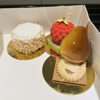 Gaby et Jules Café - Left: Paris-Pittsburgh, Lola (Pistachio), La Poire - Bakeries Near Me - Pittsburgh, Pennsylvania Gaby et Jules Café - Left: Paris-Pittsburgh, Lola (Pistachio), La Poire - Bakeries Near Me - Pittsburgh, Pennsylvania