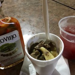 El Tiburon Aqui Me Quedo - Homemade Hot Sauce, Stewed Gizzards "Piquito", Tiburón's Famous Homemade Sangria