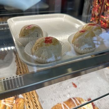 Phoenix Bakery - Chinese cakes and classic pastries. - Bakeries Near Me - Los Angeles, California Phoenix Bakery - Chinese cakes and classic pastries. - Bakeries Near Me - Los Angeles, California