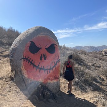 Pumpkin Rock Trail - Hiking Near Me - Norco, California