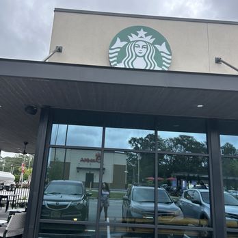 Starbucks - The Starbucks with the World globe which the service it lethally slow. - Coffee & Tea Near Me - Savannah, Georgia