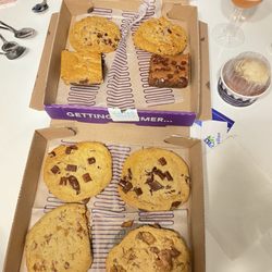 Insomnia Cookies