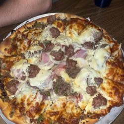 G & D Pizzaria - House special large pizza