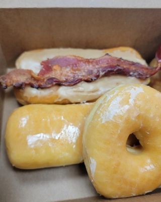 Gurnee Donuts by null