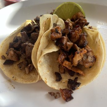 La Pinata Mexicatesen - Tacos 1 Asada 1 Al Pastor plain meat only - Latin American Near Me - San Mateo, California