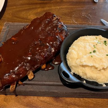Willard Hicks - Ribs and mashed potato - New American Near Me - Campbell, California Willard Hicks - Ribs and mashed potato - New American Near Me - Campbell, California