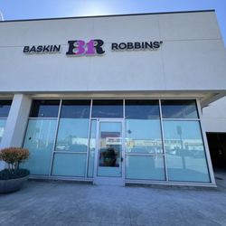 Baskin Robbins - Front door