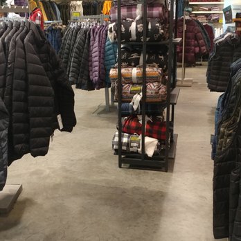 Eddie Bauer Outlet - Eddie Bauer, Tanger Outlet Mall, Bluffton SC - Women's Clothing Near Me - Bluffton, South Carolina