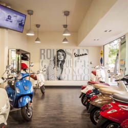 Unimoto - Escaparate planta calle