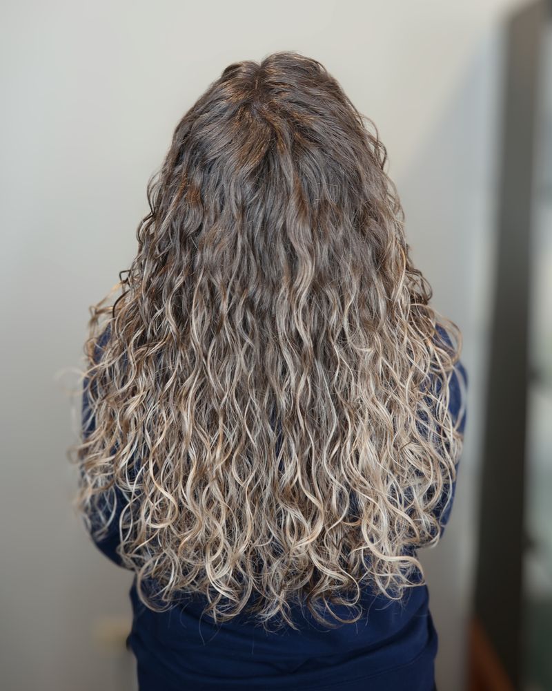 Emily Creates Curls Logo