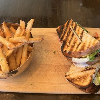 Milton Street Public House - BLCT sandwich - Canadian (New) Near Me - Nanaimo, British Columbia Milton Street Public House - BLCT sandwich - Canadian (New) Near Me - Nanaimo, British Columbia